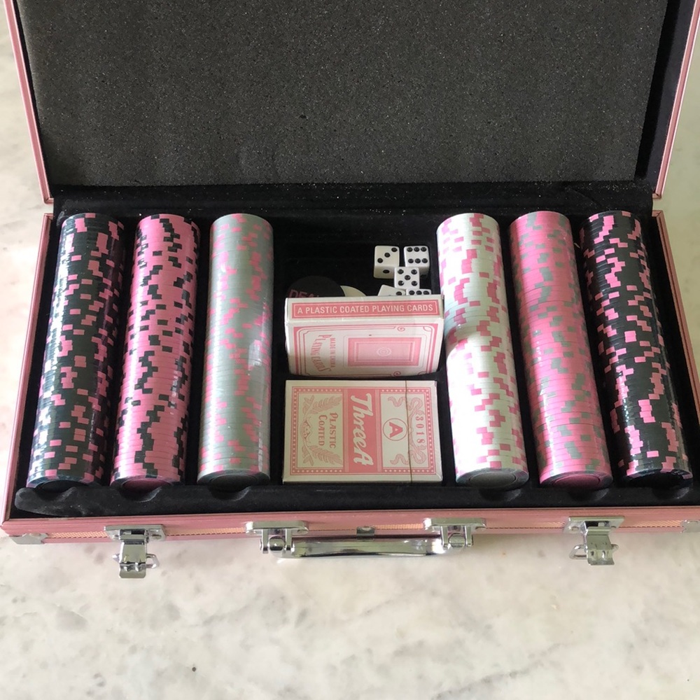 Pink poker set